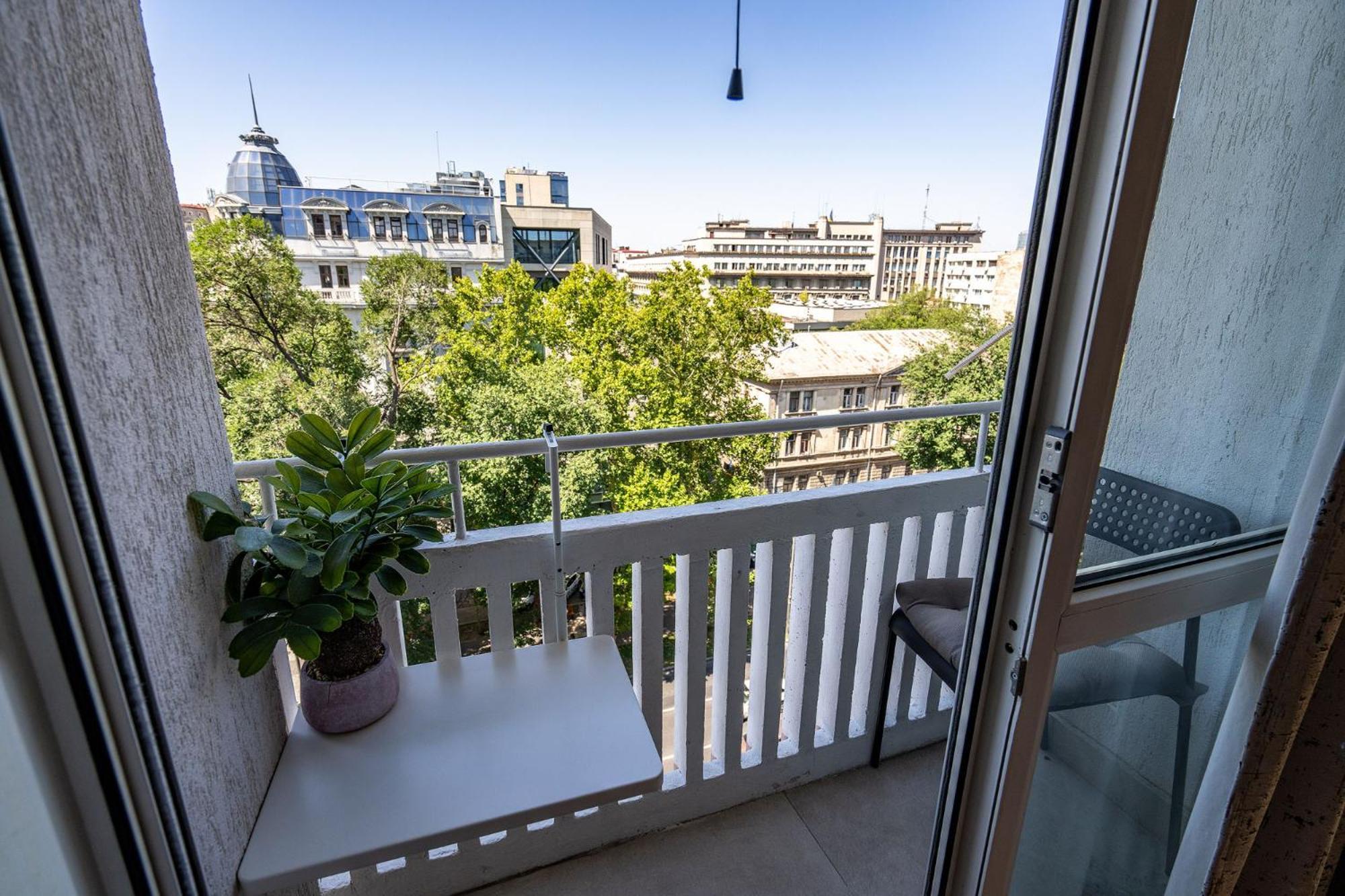 Romana Vibe Elegance In The Heart Of The City Bucureşti Eksteriør bilde