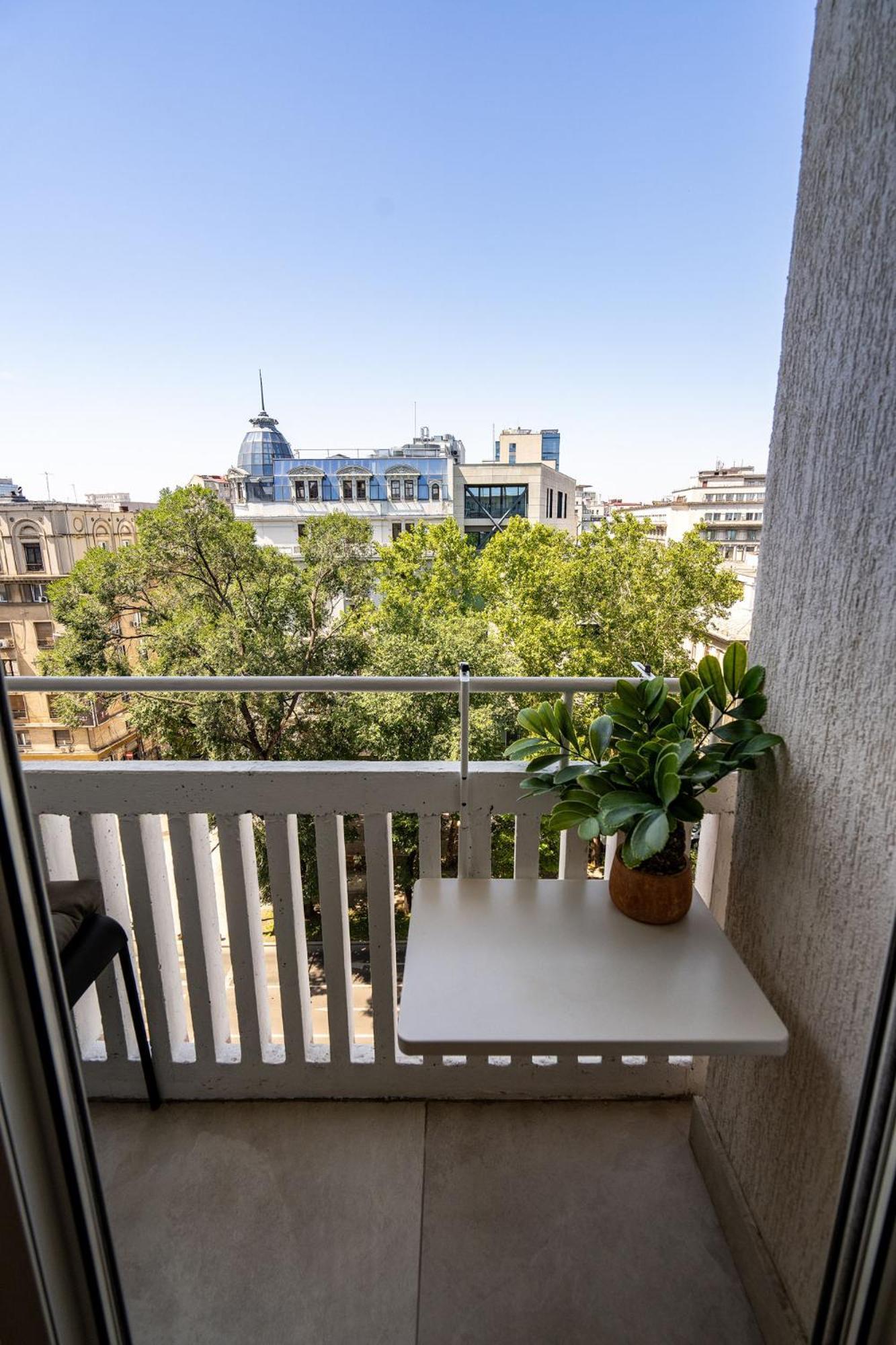 Romana Vibe Elegance In The Heart Of The City Bucureşti Eksteriør bilde